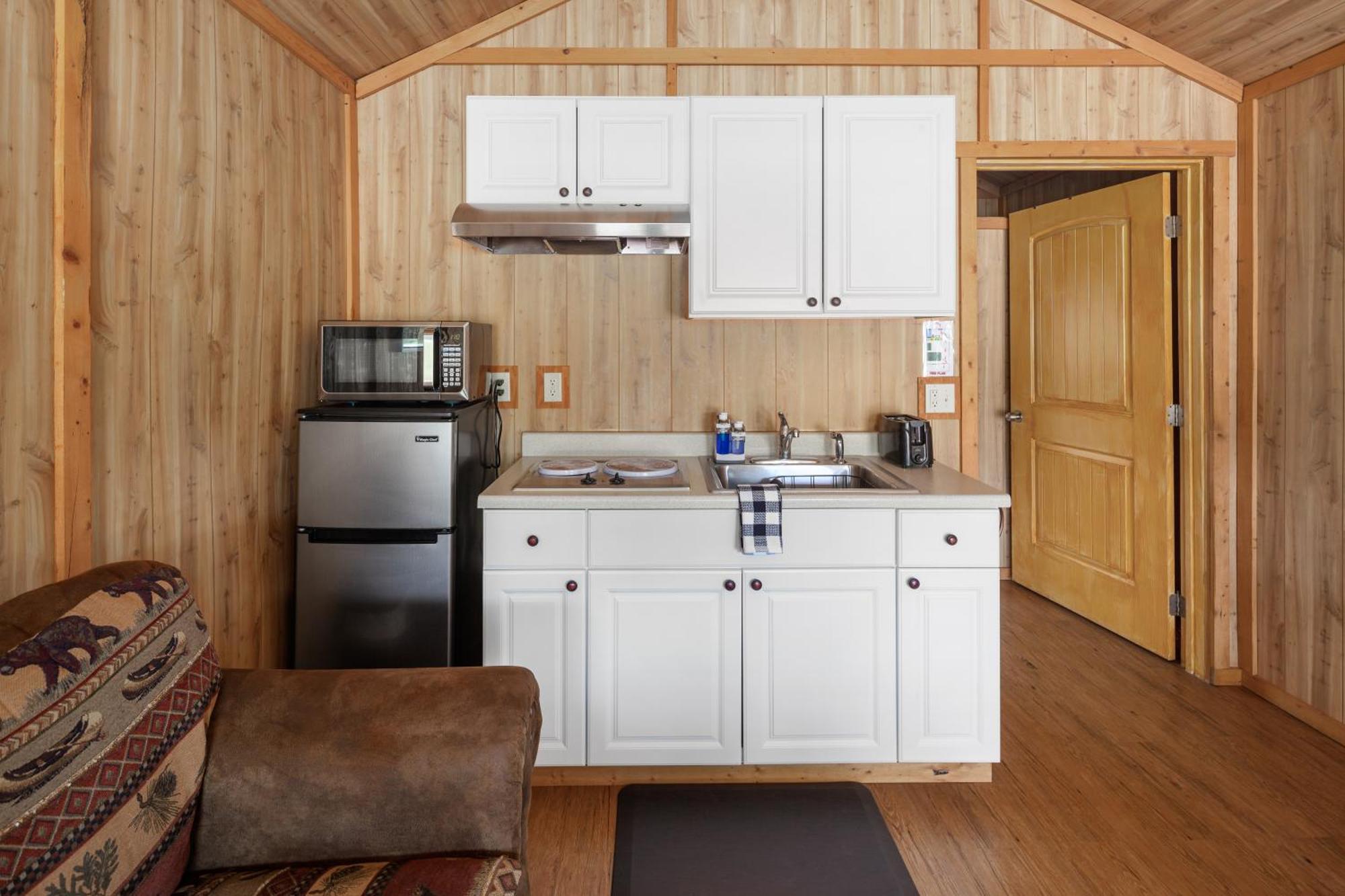 Sky Eco - Glacier General Store And Cabins Coram Luaran gambar