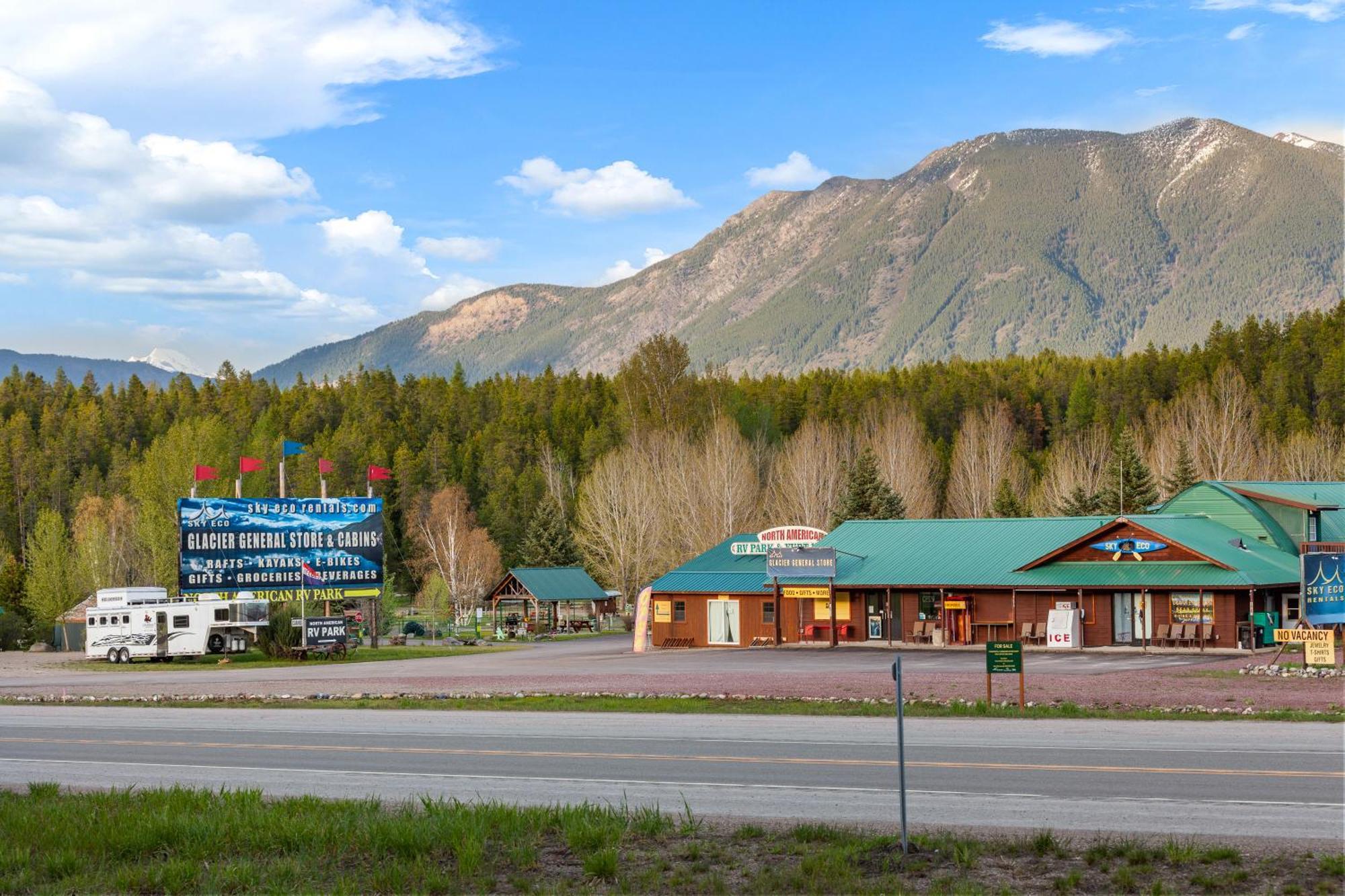 Sky Eco - Glacier General Store And Cabins Coram Luaran gambar