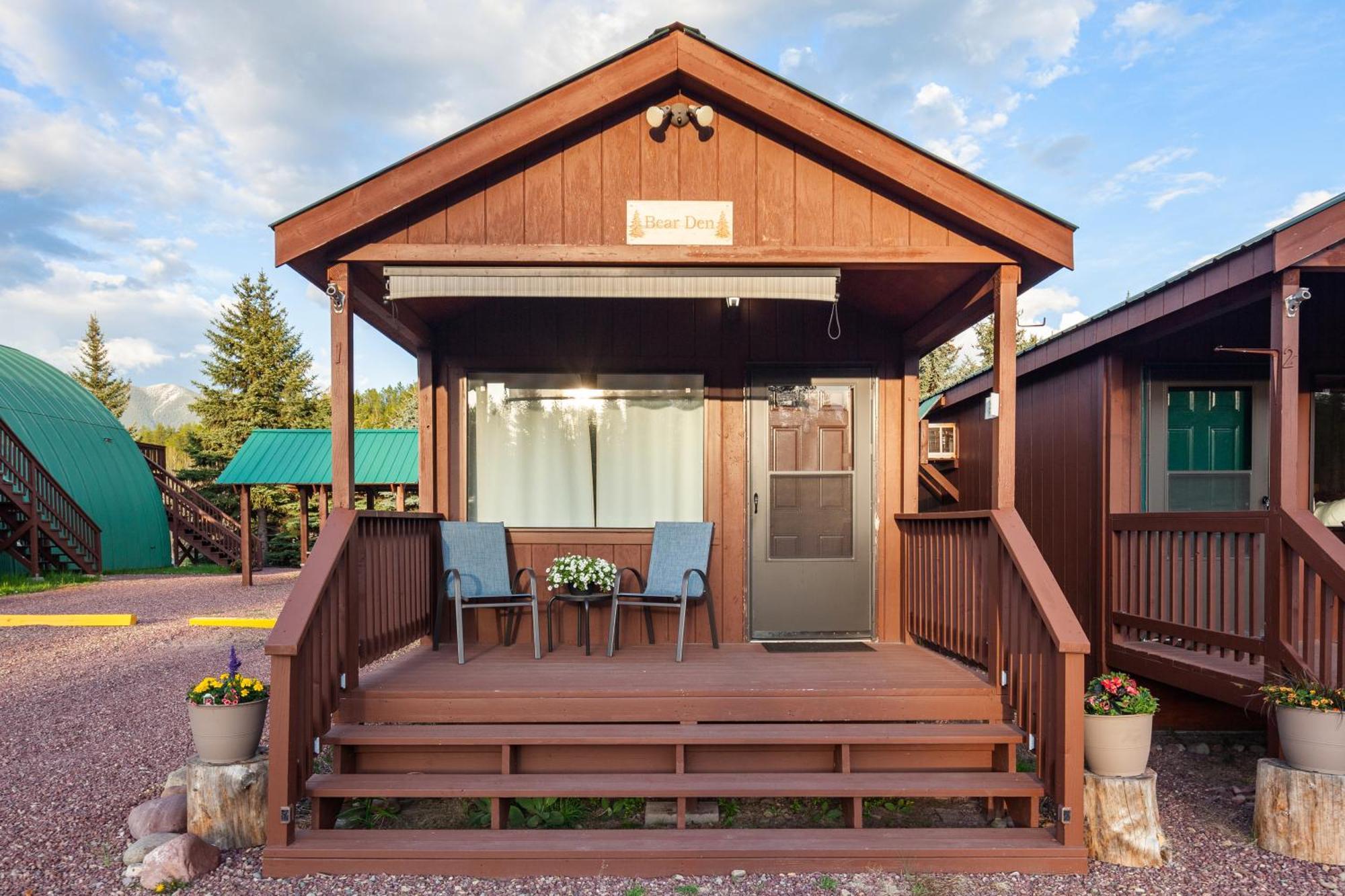 Sky Eco - Glacier General Store And Cabins Coram Luaran gambar
