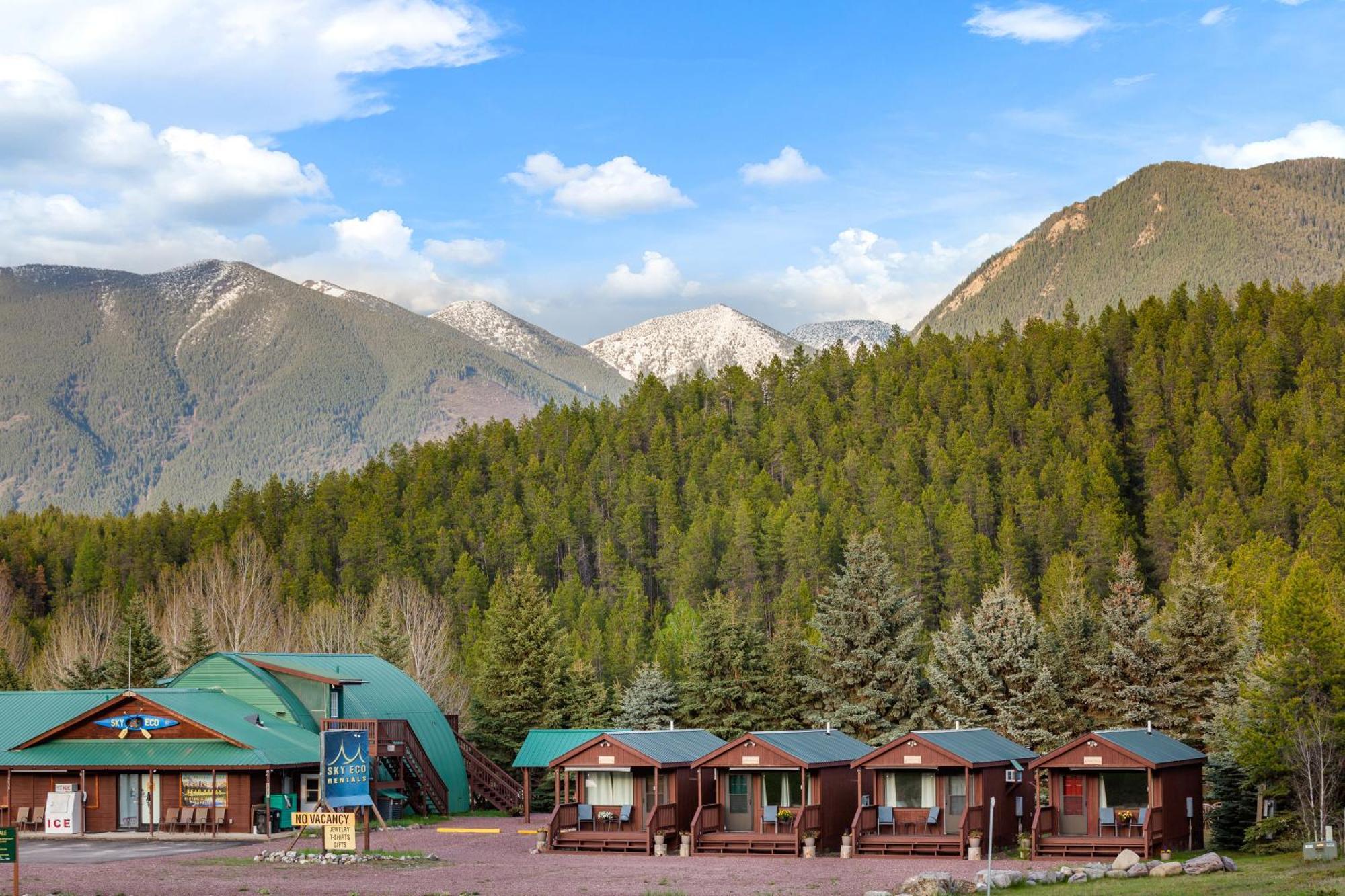 Sky Eco - Glacier General Store And Cabins Coram Luaran gambar