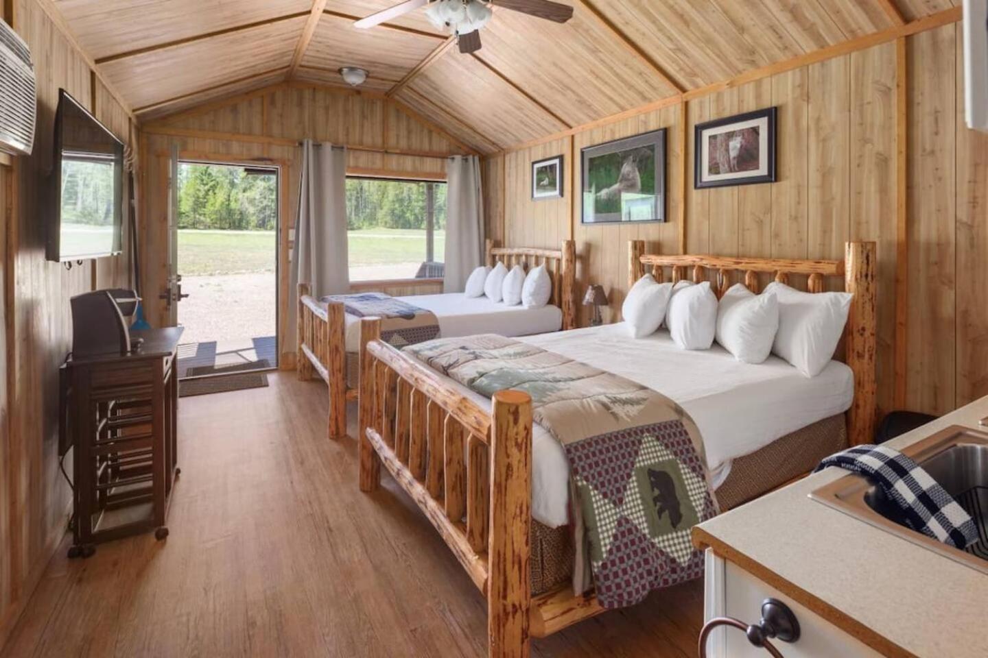 Sky Eco - Glacier General Store And Cabins Coram Luaran gambar