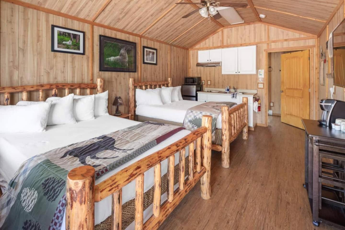 Sky Eco - Glacier General Store And Cabins Coram Luaran gambar